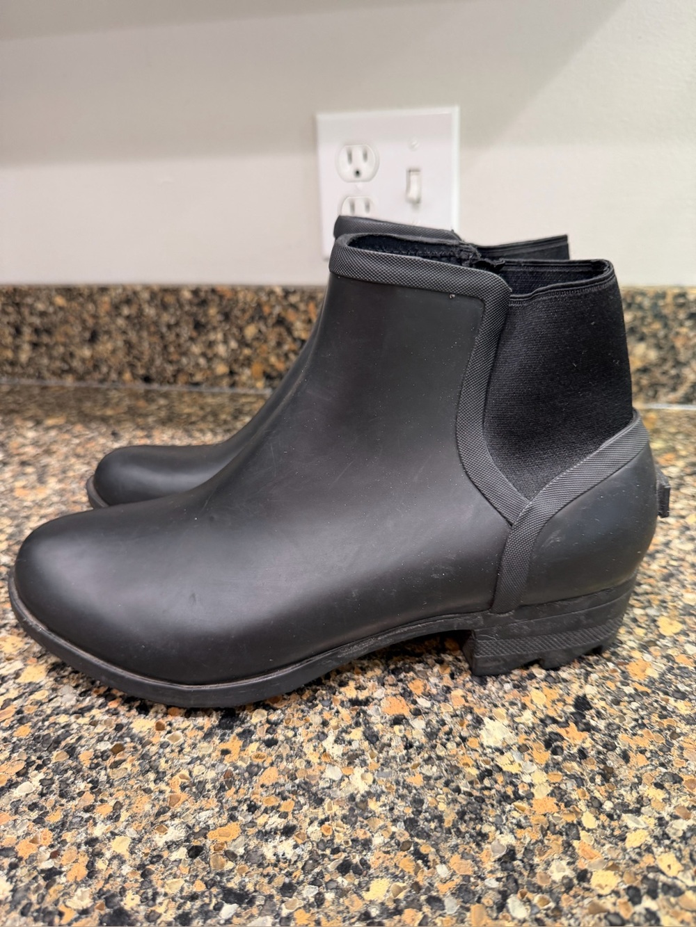 Sorel Black Matte Chelsea Rain Ankle Boots 10